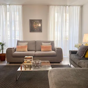 cozy-2br-appartment-near-the-port-of-nice.fr-provencehotel.com/