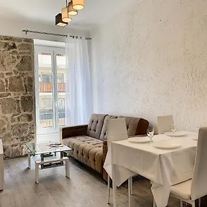 2-bedrooms-partment-nice-port-with-parking.fr-provencehotel.com/